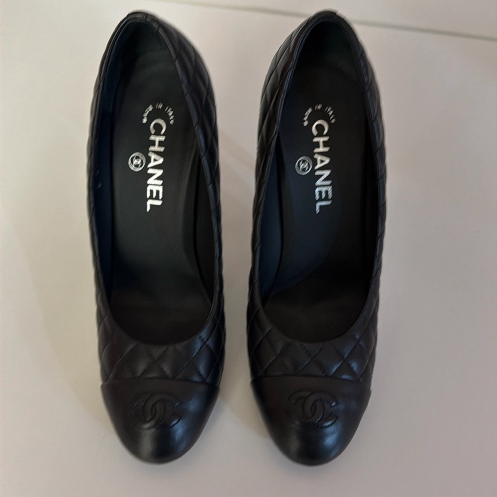 Chanel classic black pumps